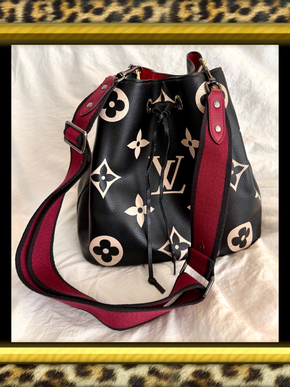 👑✅PRICE FIRM✅ Black Medium Size Fashion Bicolor Bucket Bag